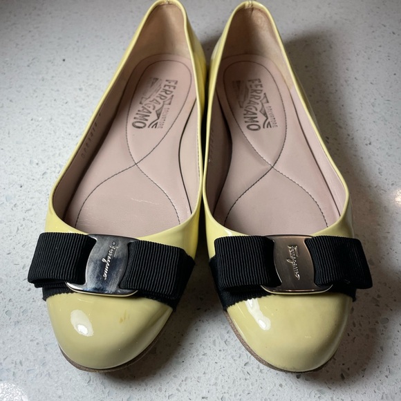 Salvatore Ferragamo flats - Picture 1 of 9